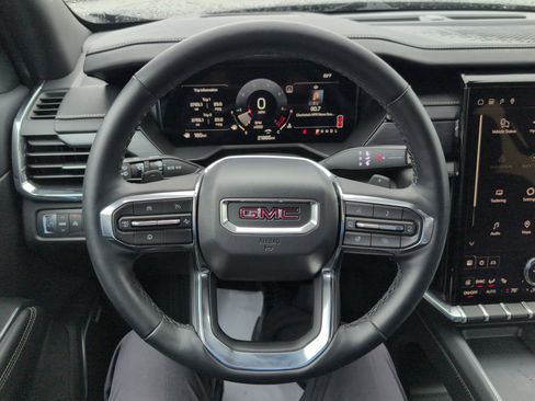 Used 2025 GMC Acadia Elevation image 21