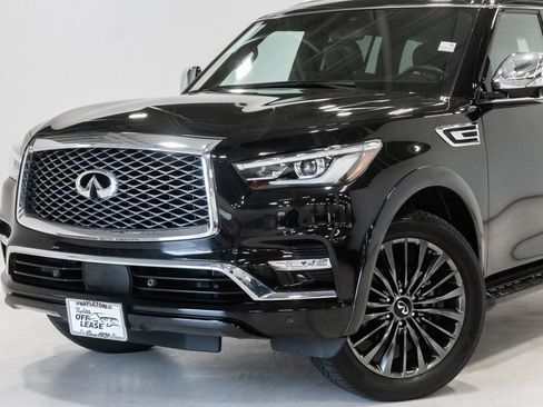 Used 2024 INFINITI QX80 Sensory w/ Cargo Package AWD/4WD image 2