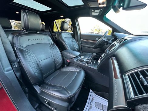 Used 2018 Ford Explorer Platinum AWD/4WD image 11