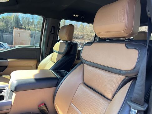 Used 2023 Ford F350 Lariat w/ Lariat Ultimate Package image 9