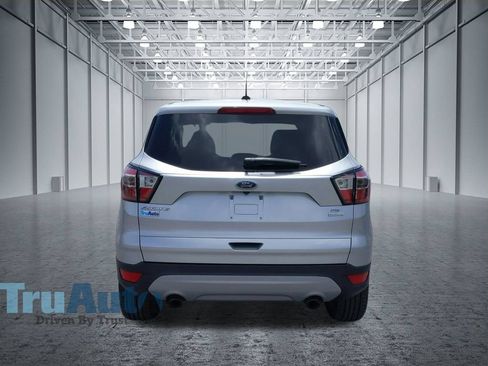 Used 2017 Ford Escape SE FWD image 5