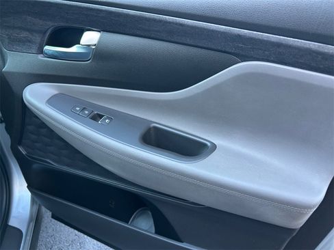 Used 2020 Hyundai Santa Fe SE image 24