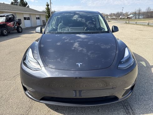 Used 2024 Tesla Model Y Long Range AWD/4WD image 15