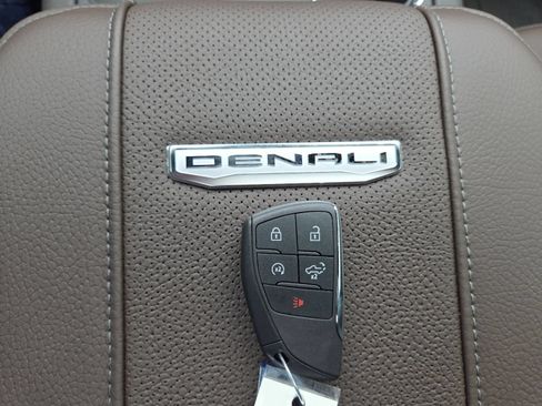 New 2026 GMC Sierra 2500 Denali w/ Denali Reserve Package AWD/4WD image 39
