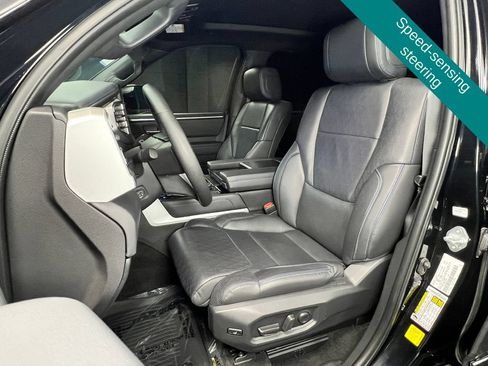 Used 2024 Toyota Tundra Platinum AWD/4WD image 7