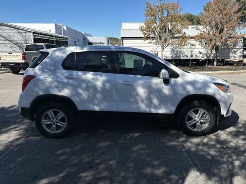 Certified 2022 Chevrolet Trax LS w/ Tint and Cruise Package image 7