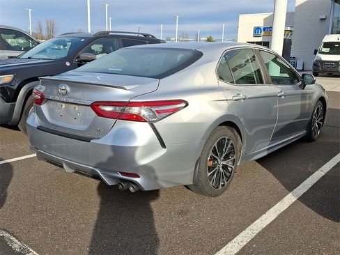 Used 2018 Toyota Camry L image 4