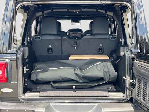 Used 2025 Jeep Wrangler Unlimited Rubicon image 25