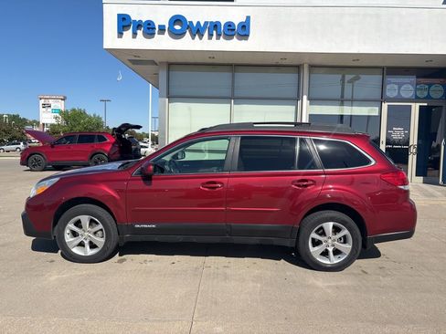 Used 2013 Subaru Outback 2.5i Limited AWD/4WD image 8