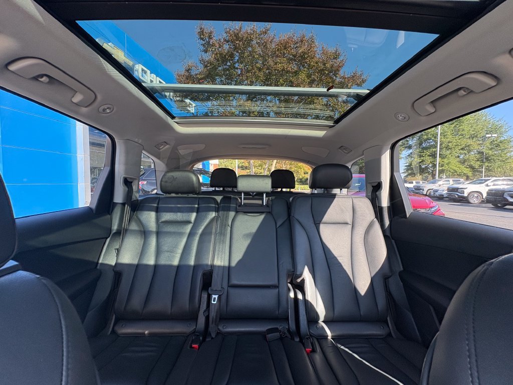 Used 2018 Audi Q7 3.0T Premium Plus w/ Premium Plus Package AWD/4WD image 12