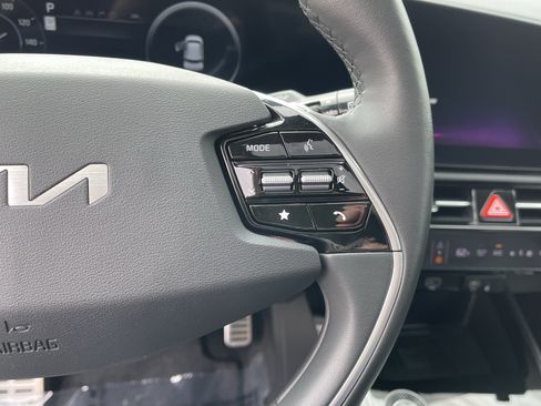 Used 2023 Kia Niro Wave FWD image 25