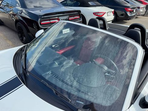 Used 2024 Porsche 718 Boxster w/ Sportdesign Package image 12