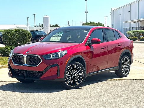 New 2026 BMW X2 xDrive28i w/ Technology Package AWD/4WD image 2