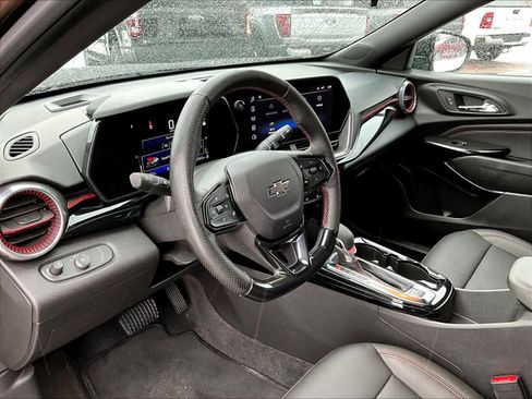 Used 2024 Chevrolet Trax RS w/ Driver Confidence Package image 8