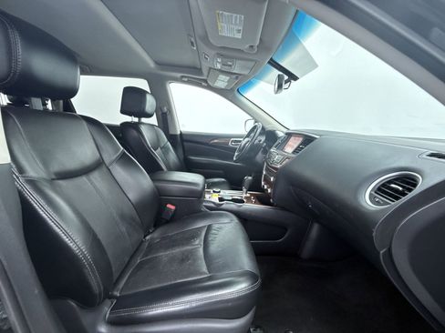 Used 2018 Nissan Pathfinder Platinum image 15