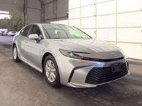 Used 2025 Toyota Camry LE FWD image 19