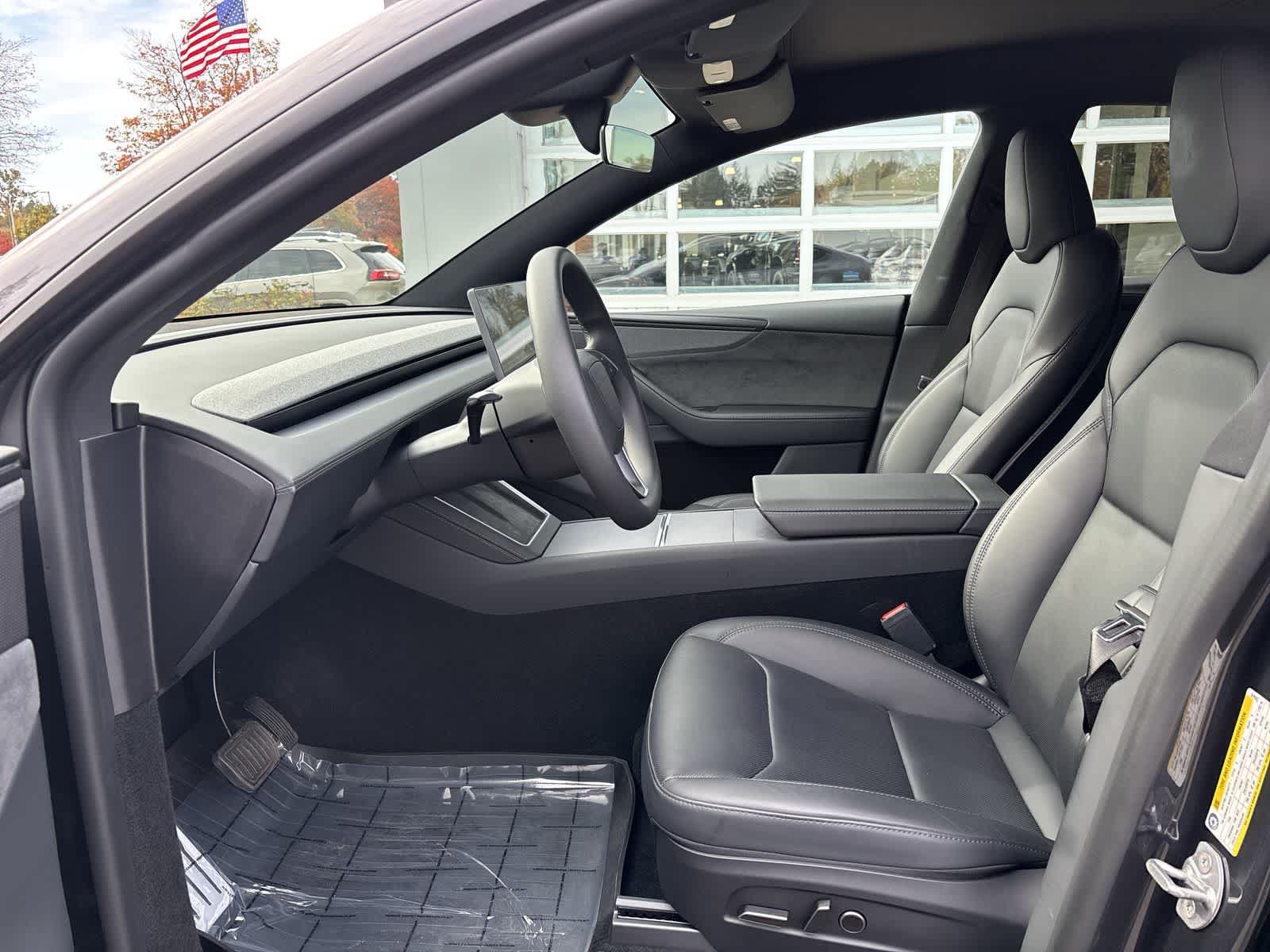 Used 2026 Tesla Model Y AWD image 10