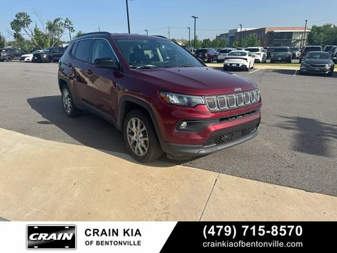 Used 2022 Jeep Compass Latitude AWD/4WD image 16
