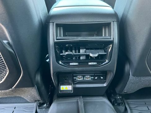 Used 2022 Jeep Grand Cherokee Trailhawk AWD/4WD image 39