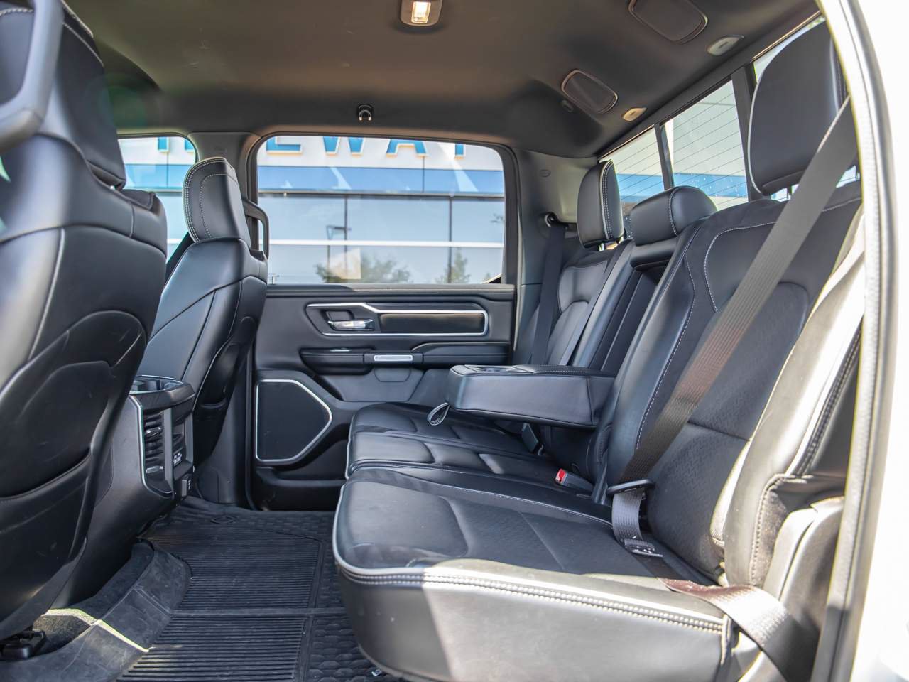 Used 2023 RAM 1500 Laramie AWD/4WD image 18