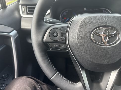 Used 2025 Toyota RAV4 XLE w/ Convenience Package AWD/4WD image 19