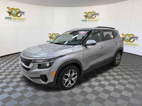 Certified 2021 Kia Seltos EX AWD/4WD image 4