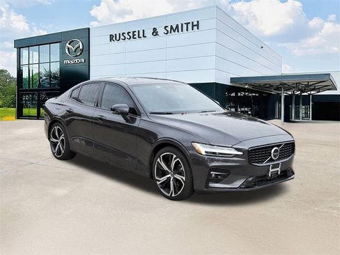 Used 2023 Volvo S60 B5 Ultimate image 3