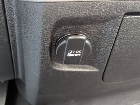 Used 2017 RAM 1500 Express w/ Express Value Package AWD/4WD image 21