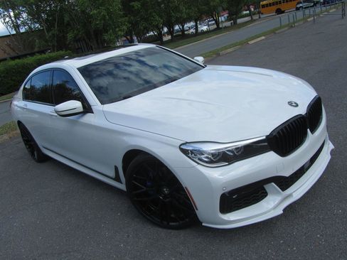 Used 2019 BMW 740i RWD image 3
