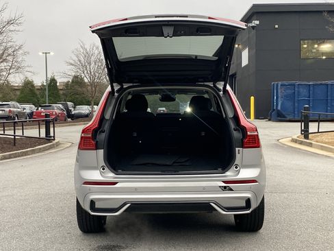 Used 2025 Volvo XC60 B5 Plus image 41