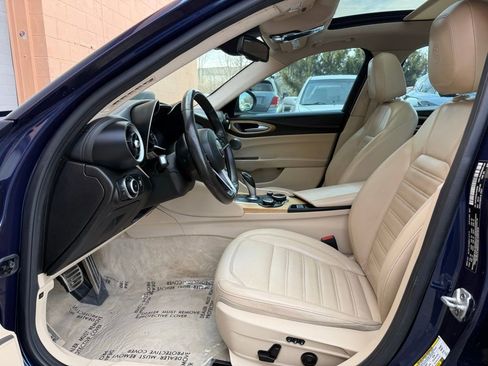 Used 2018 Alfa Romeo Giulia Ti w/ Quick Order Package 22X Lusso image 10