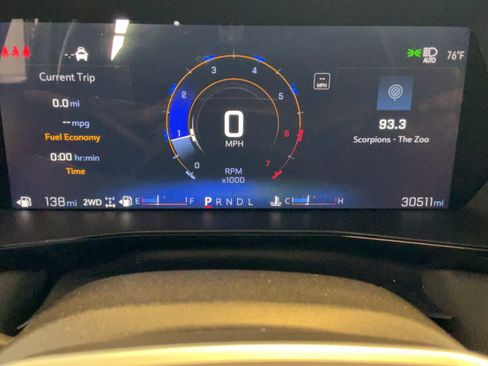 Used 2024 Chevrolet Colorado Z71 w/ Z71 Convenience Package 2 AWD/4WD image 10
