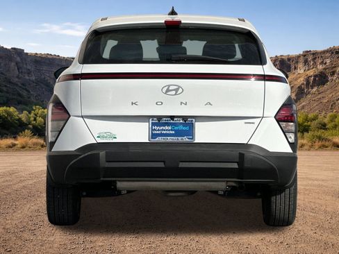 Certified 2025 Hyundai Kona SE AWD/4WD image 4