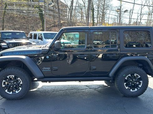 Certified 2025 Jeep Wrangler Unlimited Rubicon 4xe w/ Convenience Group AWD/4WD image 2