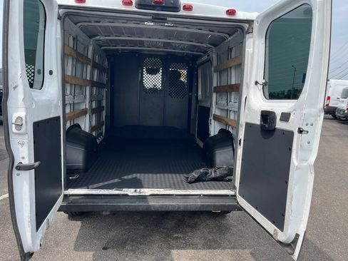Used 2025 RAM ProMaster 2500 w/ U-Haul Equipment Group FWD image 23