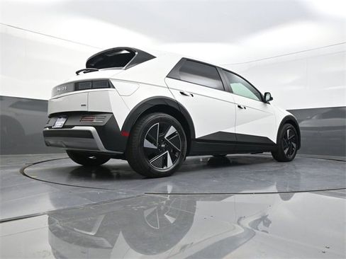 New 2025 Hyundai Ioniq 5 SE image 36