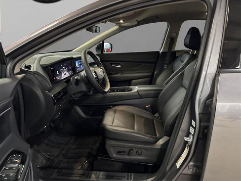 Certified 2025 Nissan Murano SV image 9