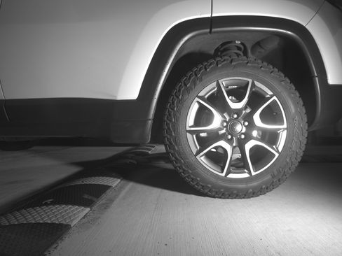 Used 2025 Jeep Compass Trailhawk image 14