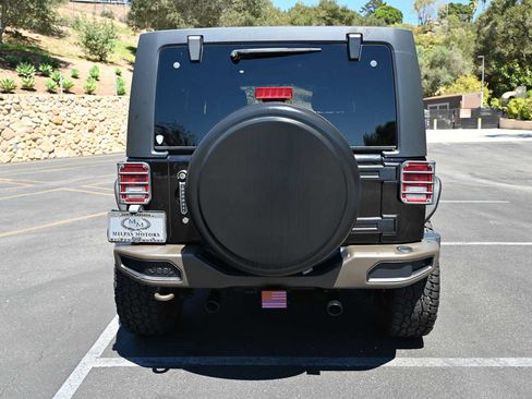 Used 2016 Jeep Wrangler Unlimited Sahara AWD/4WD image 7