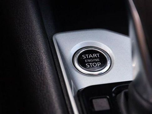 Used 2025 Nissan Altima 2.5 SV FWD image 14