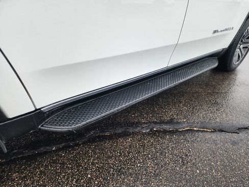 Used 2023 Jeep Wagoneer L Series II image 13