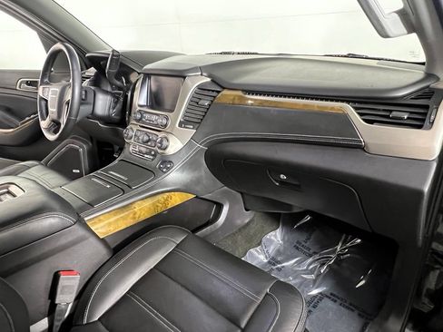 Used 2017 GMC Yukon XL Denali w/ Open Road Package AWD/4WD image 11