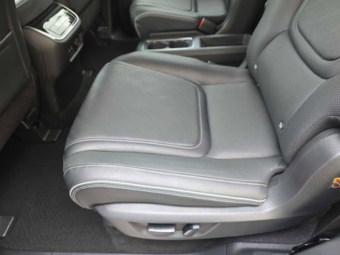 Certified 2025 INFINITI QX80 Luxe image 13