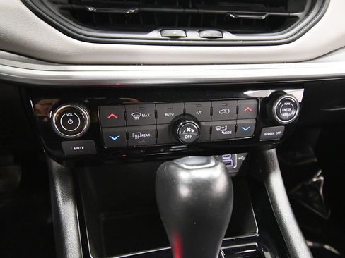 Used 2025 Jeep Compass Limited AWD/4WD image 25