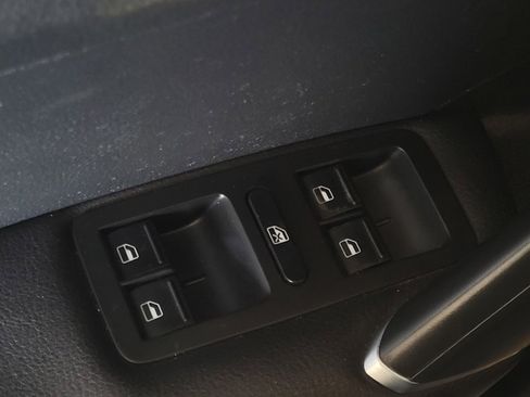 Used 2018 Volkswagen Passat 2.0T S image 27