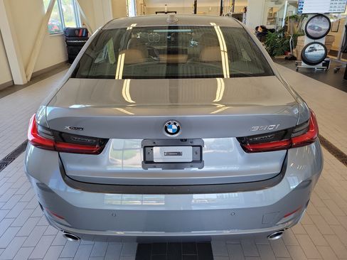 Used 2025 BMW 330i xDrive Sedan w/ Convenience Package AWD/4WD image 6