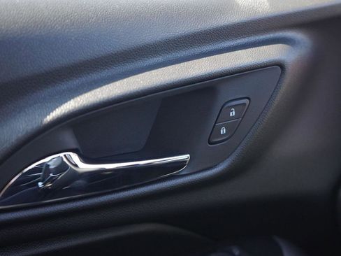 New 2026 Chevrolet Trax RS w/ Sunroof Package image 19