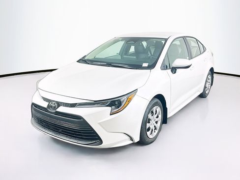 Used 2026 Toyota Corolla LE FWD image 3