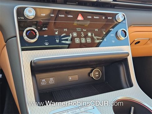 Used 2025 Genesis GV80 3.5T Prestige image 25