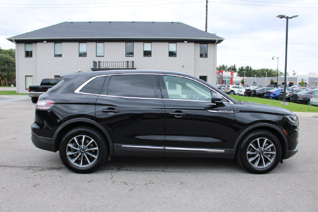 Used 2022 Lincoln Nautilus AWD image 6
